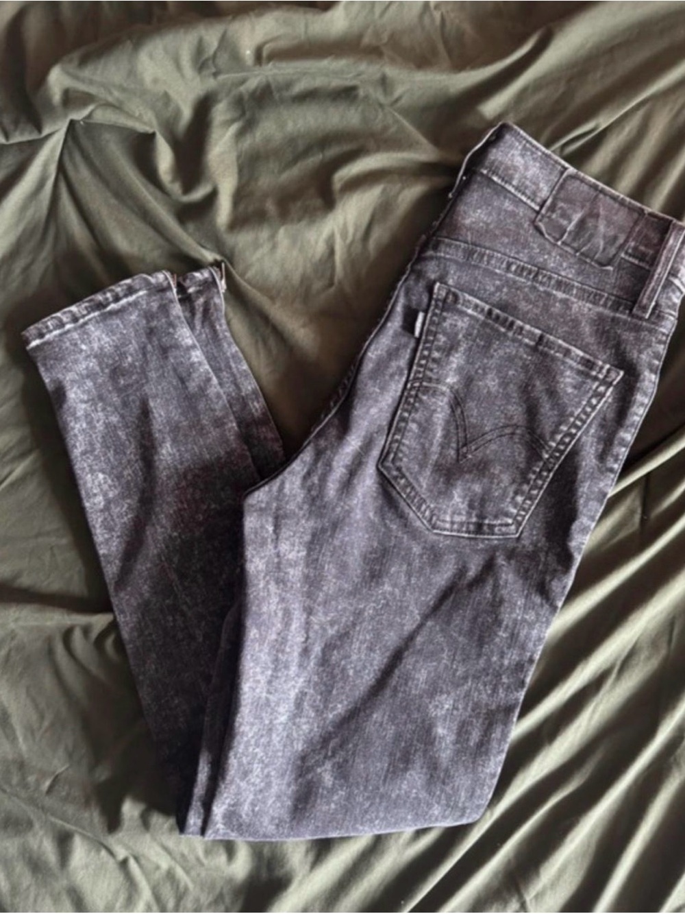 Black acid wash Levi’s